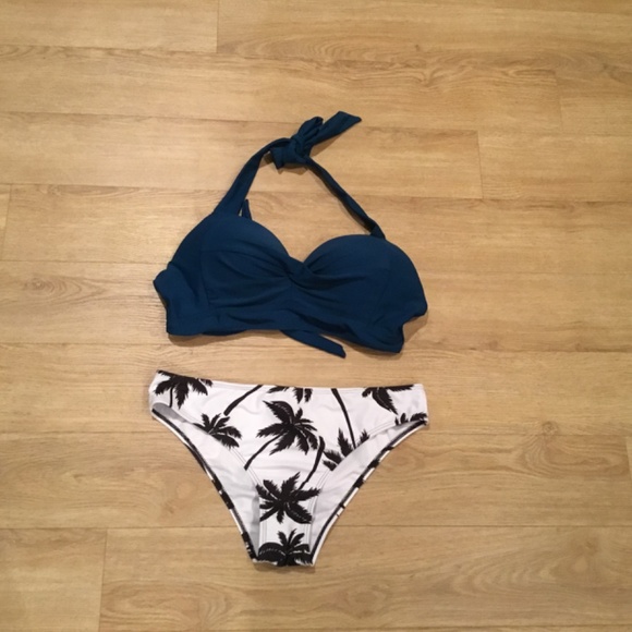 Women’s Push Up Bikini Top With Bottoms - Picture 4 of 6